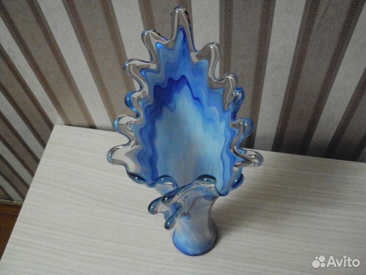 Ваза интерьерная цветное стекло