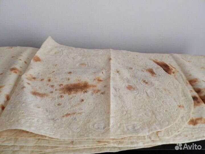 Лаваш для шаурмы. обычный тонкий лаваш. ц