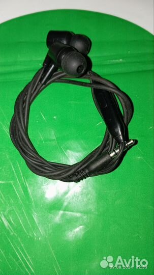 Проводные наушники