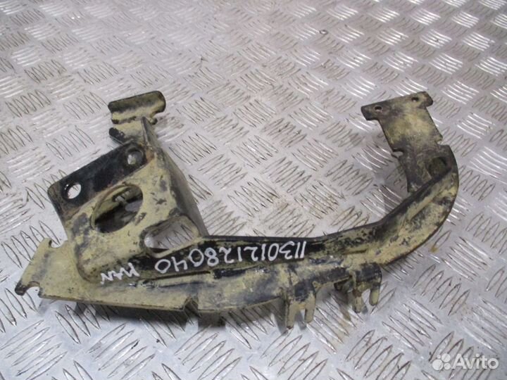 Кронштейн проводки MAN 81517155061