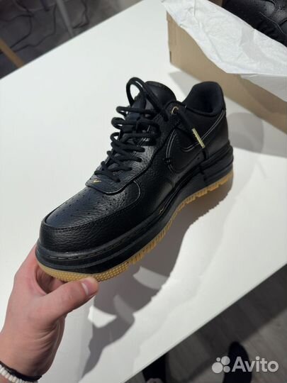 Nike Air Force 1 Luxe black