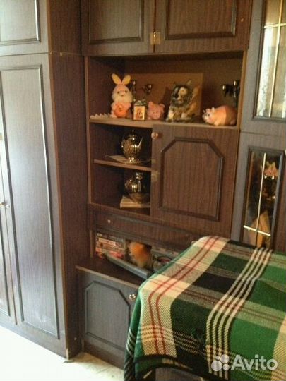 Продам шкаф-сервант