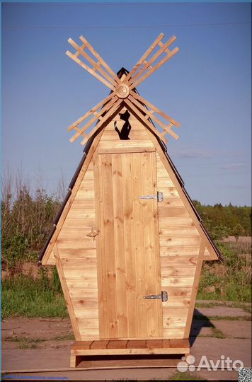 Дачный туалет деревянный