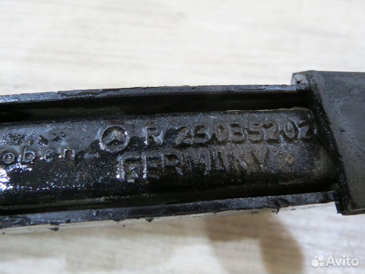 Рычаг задний нижний передний Mercedes W219 CLS 350