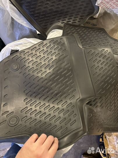 Автомобильные коврики резиновые