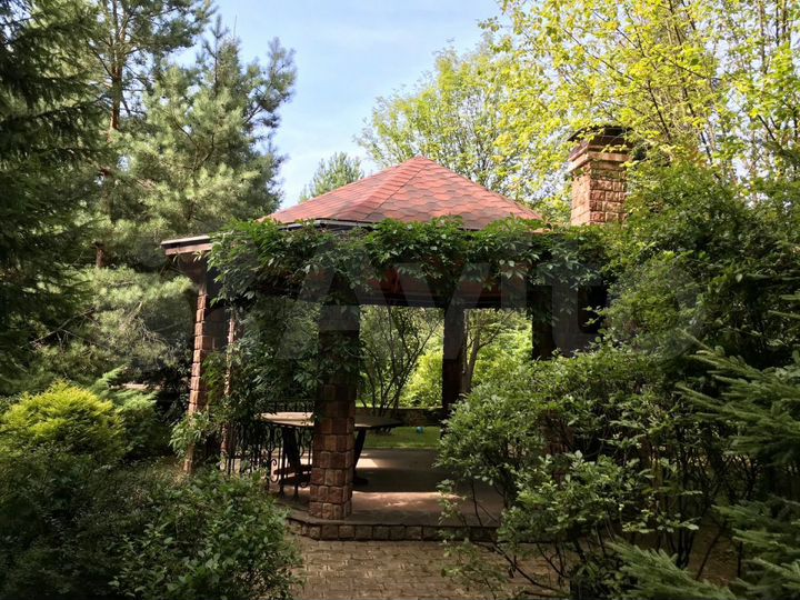 Дом 272 м² на участке 34 сот.