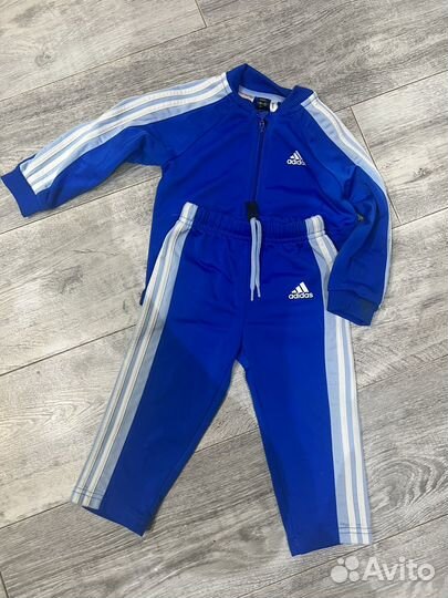 Спортивный костюм adidas