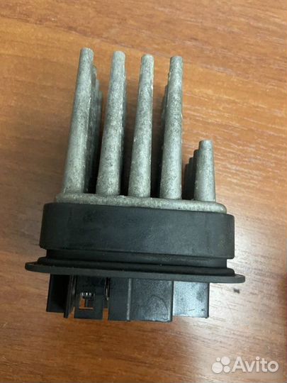 Моторчик заслонки отопителя Opel Astra H