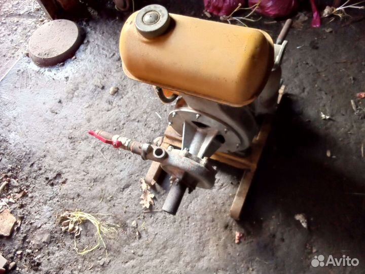 Помпа для воды бензиновая