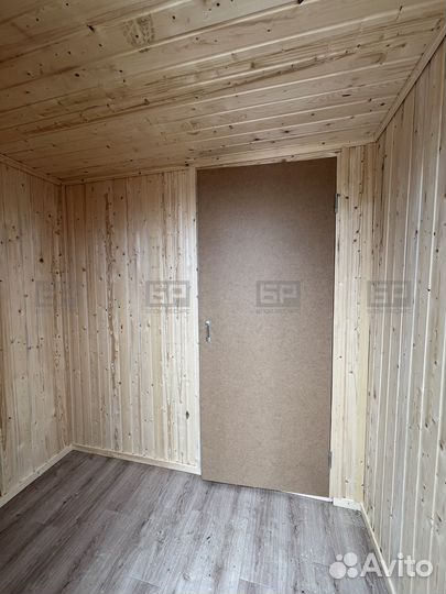 Бытовка 6х2.4 м с широким тамбуром в вагонке