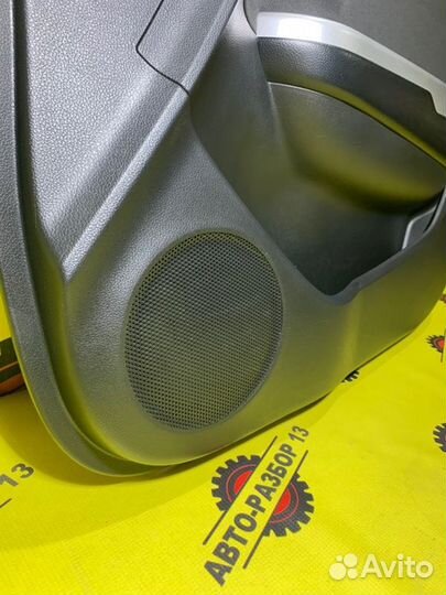 Обшивка двери передняя правая Kia Rio 3 QB G4FC