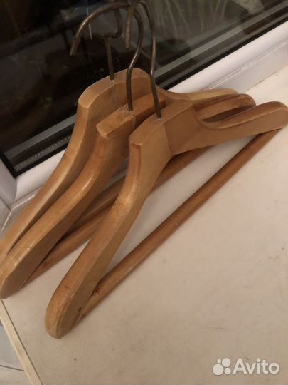 Плечики деревянные и пластмасса