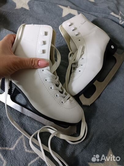 Коньки Николь, размер 34