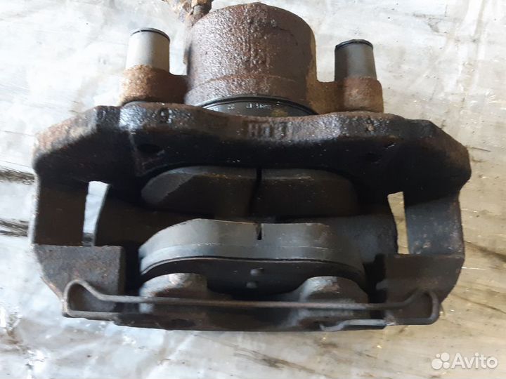 Суппорт тормозной передний левый Volvo S40 II