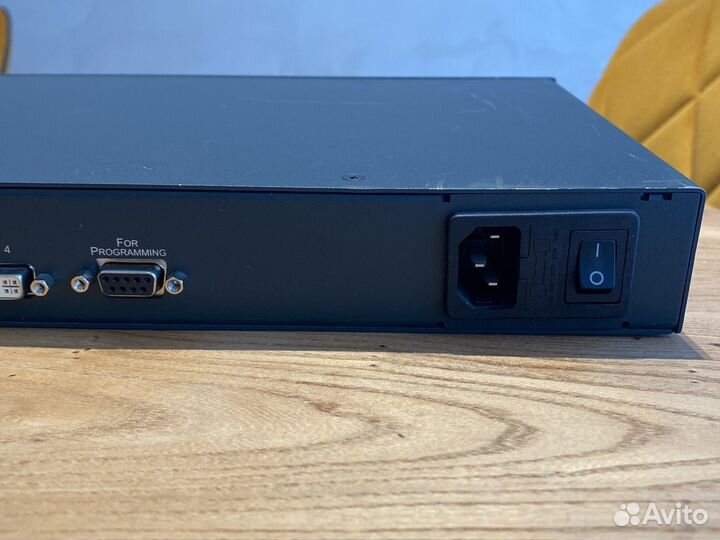 VM-4hdcpxl усилитель-распределитель Kramer