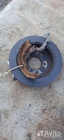 Тормозной диск с колодками в сборе