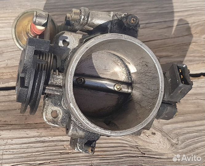 VW Passat B3 Заслонка DS102A1249 2.0 2E