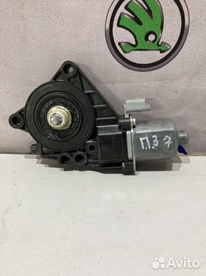 Мотор стеклоподъемника задний правый Hyundai i30