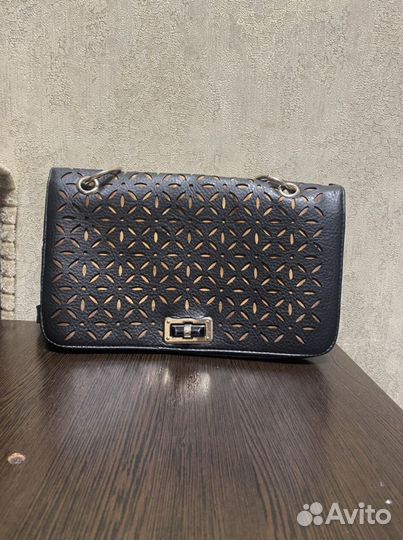 Женская одежда и обувь