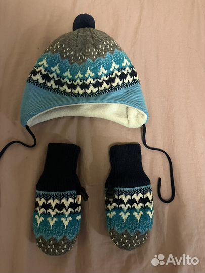 Шапка и варежки reima
