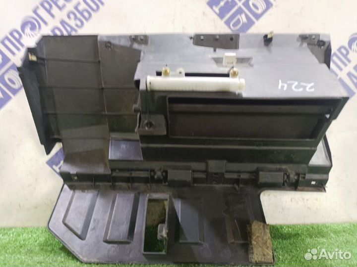 Бардачок Nissan Murano кроссовер 3.5 VQ35 2006