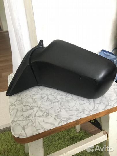 Боковое зеркало