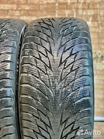 Nokian Tyres Hakkapeliitta R2 255/40 R19