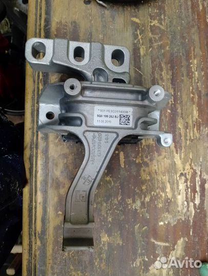 Подушка двигателя VAG