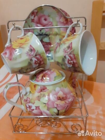 Чайный червиз на подставке