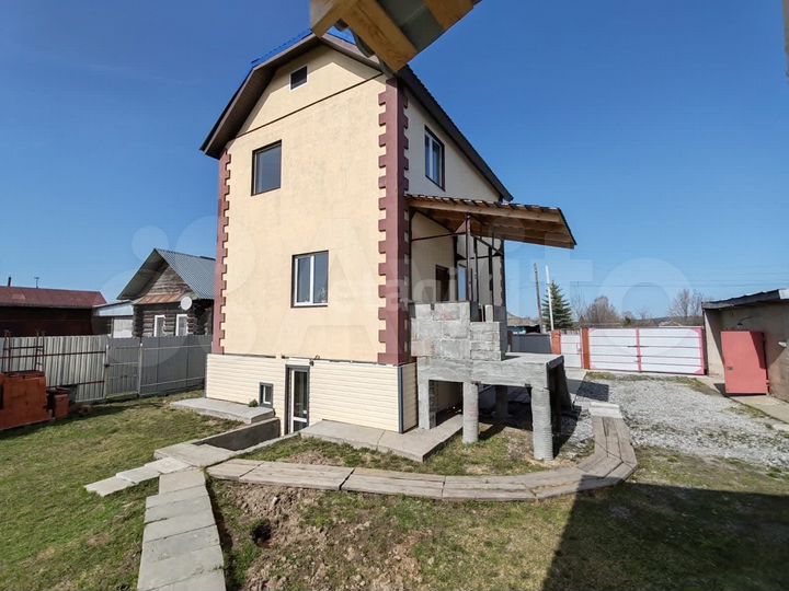 Дом 136 м² на участке 17,4 сот.