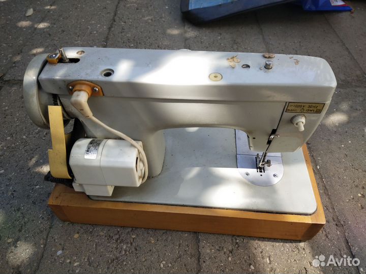 Швейная машина Чайка 132 М