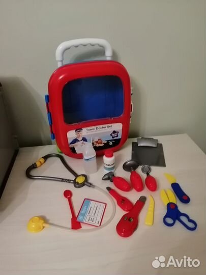 Детский набор доктора в чемодане на колёсах