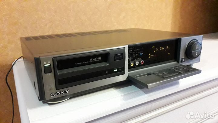 Видеомагнитофон Soni EV-S 1500 Hi8