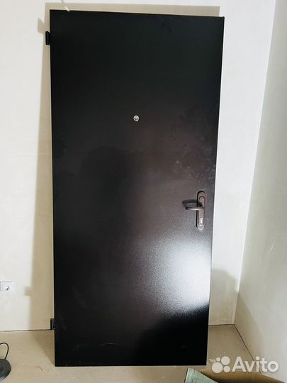 Дверь входная металлическая