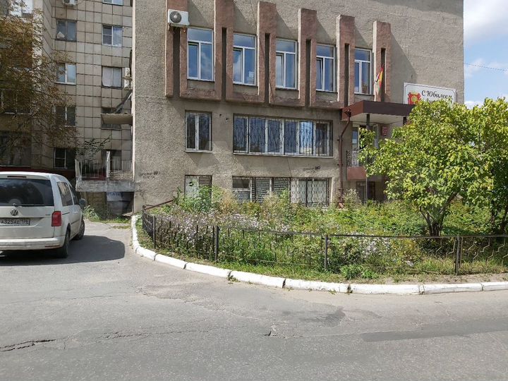 Помещение свободного назначения, 183 м²