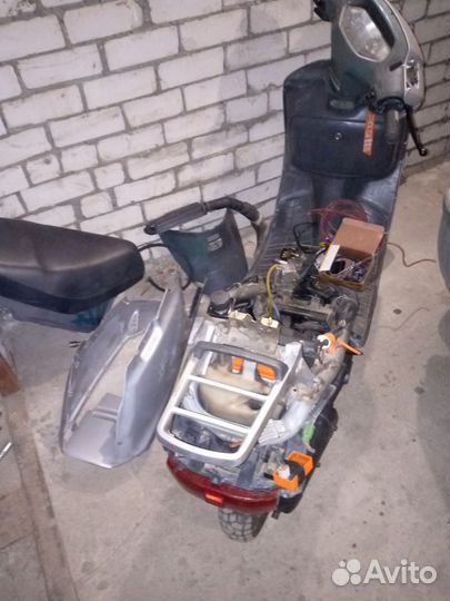 Honda lead 50 целиком на запчасти. Бронь