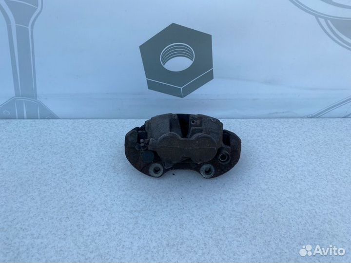 Тормозной суппорт передний правый Mercedes-Benz Ml