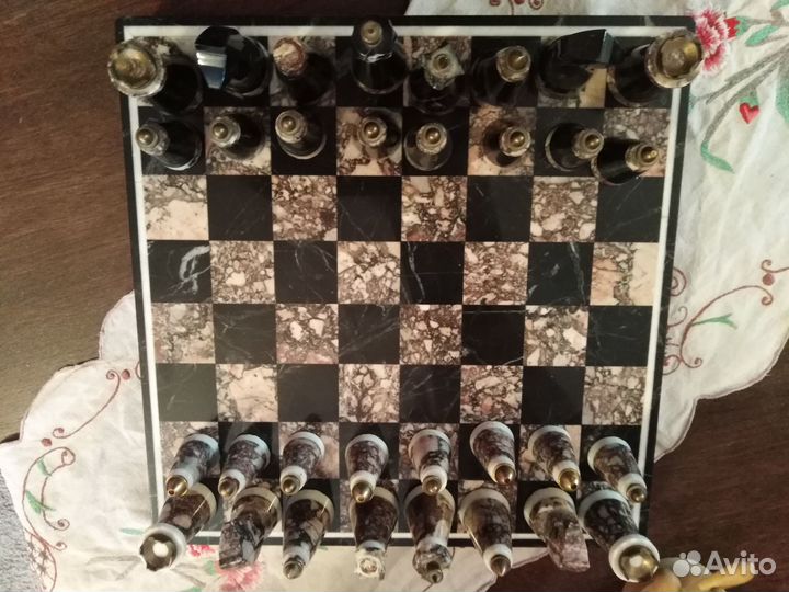 Шахматы из натурального камня