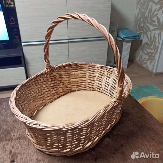 Корзина плетеная