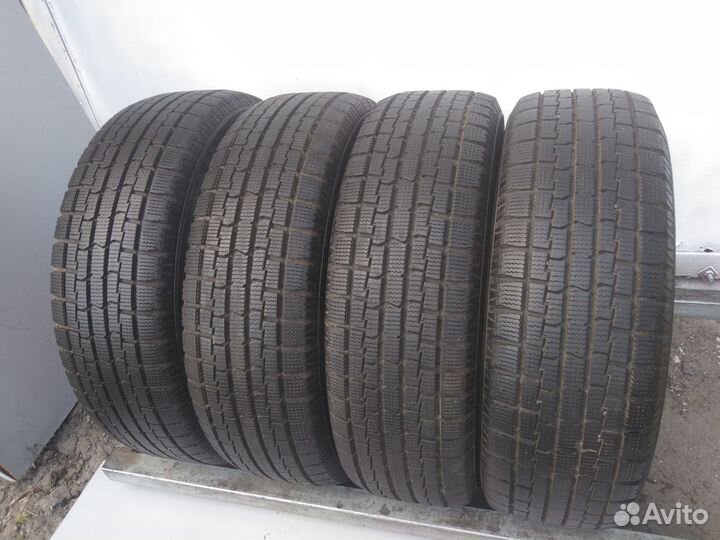 Yellow Hat Ice Frontage 175/65 R14