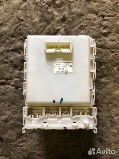 Toyota corolla E15 блок предохранителей