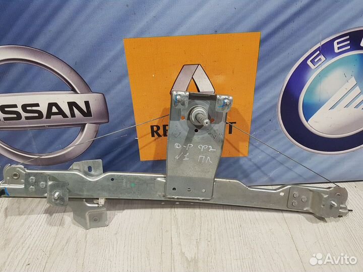 Стеклоподъемник перед Renault sandero Лев
