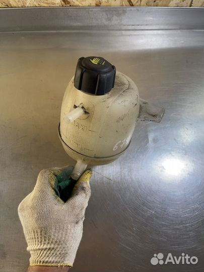 Бачок расширительный Renault Sandero 2009 2014