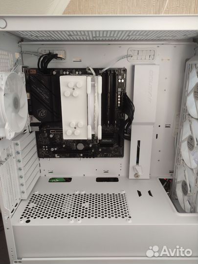 Материнская плата ам4 b550