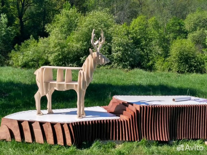 Стойка ресепшн и Пьедестал почета