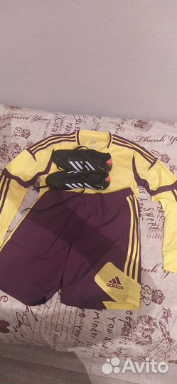 Футбольная форма + бутсы