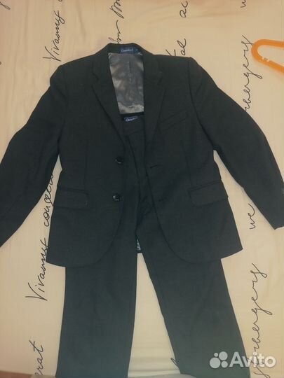 Школьный костюм для мальчика 128 серый