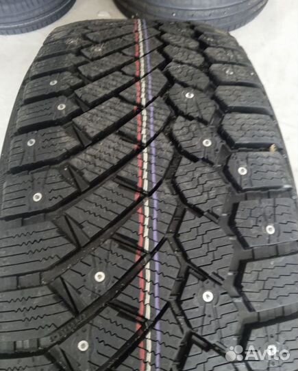 Gislaved Nord Frost 200 SUV 215/65 R16 102T