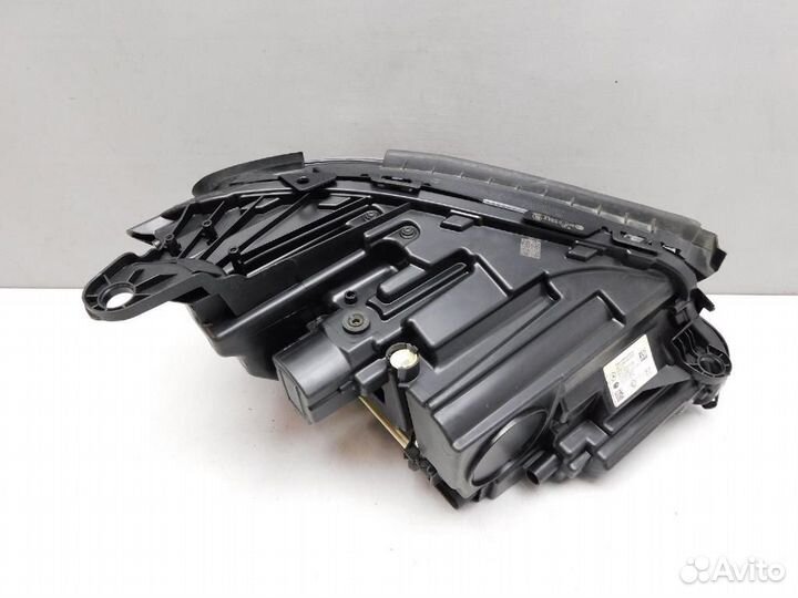 Фара левая Mercedes-Benz E-Class