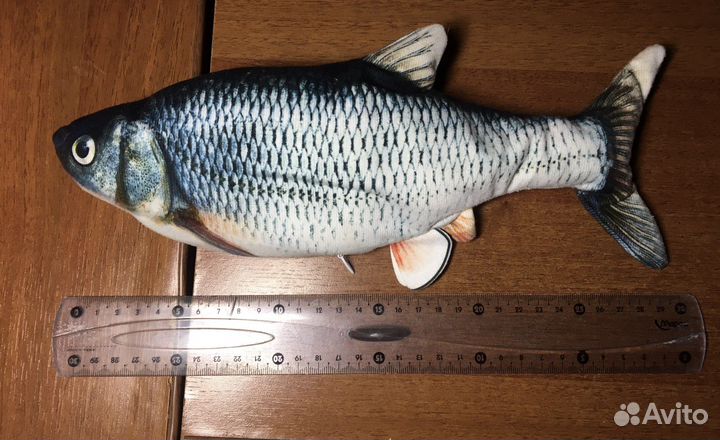 Игрушечная рыба для кошки